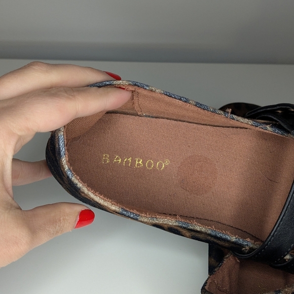 Bamboo size 10 Embrace Leopard print double buckle strap flats - Picture 6 of 8